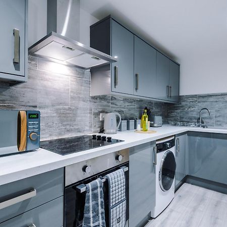 Rest & Recharge At The Station Apartments Manchester Esterno foto