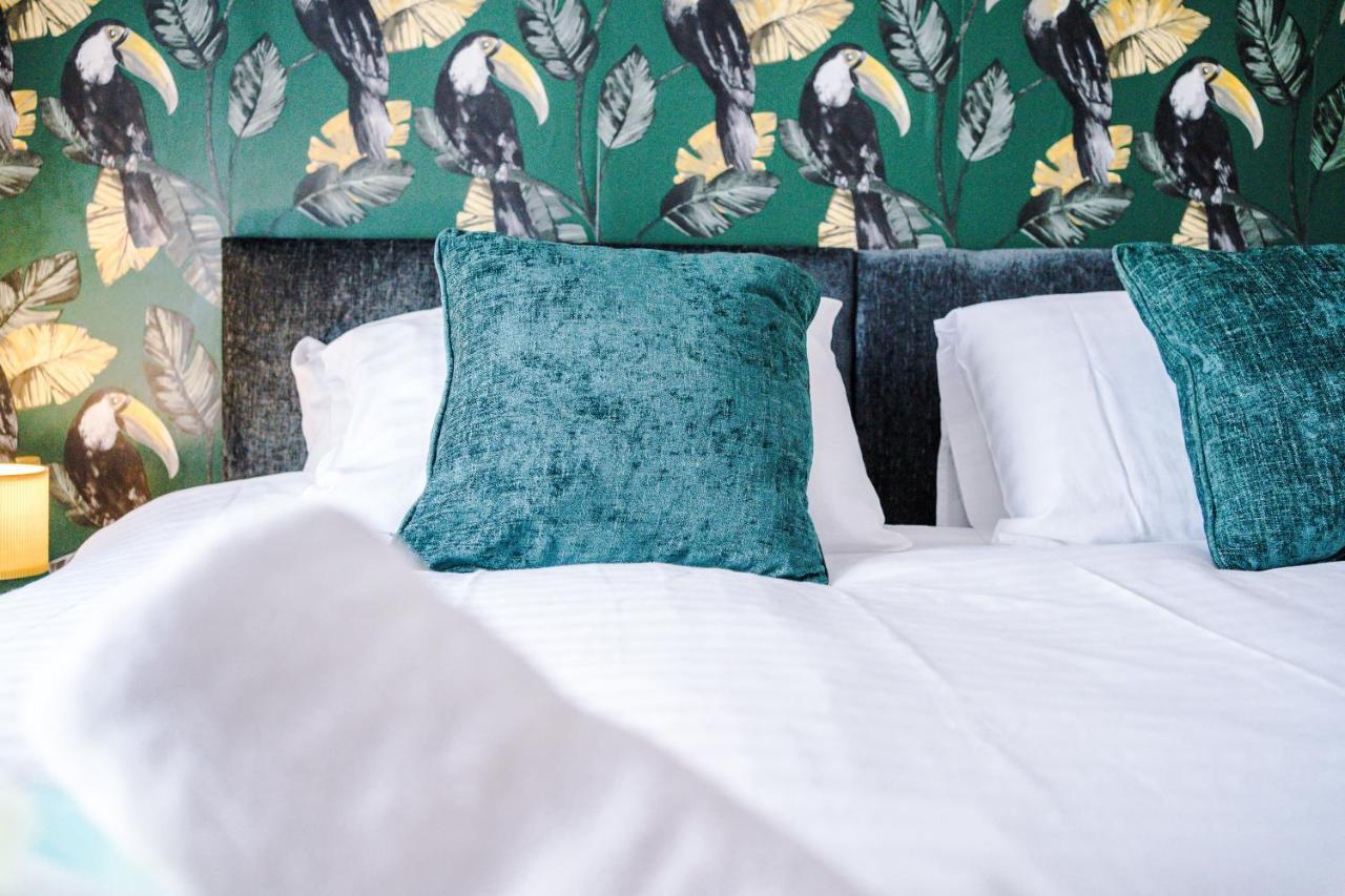 Rest & Recharge At The Station Apartments Manchester Esterno foto