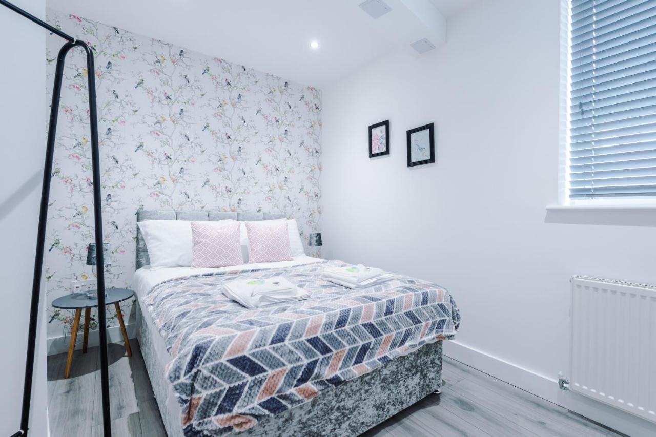 Rest & Recharge At The Station Apartments Manchester Esterno foto