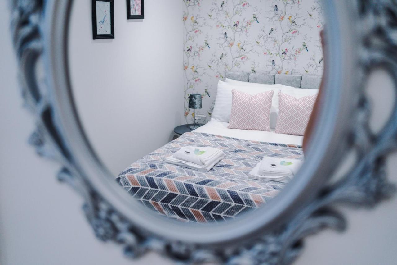 Rest & Recharge At The Station Apartments Manchester Esterno foto