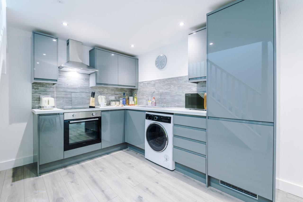 Rest & Recharge At The Station Apartments Manchester Esterno foto