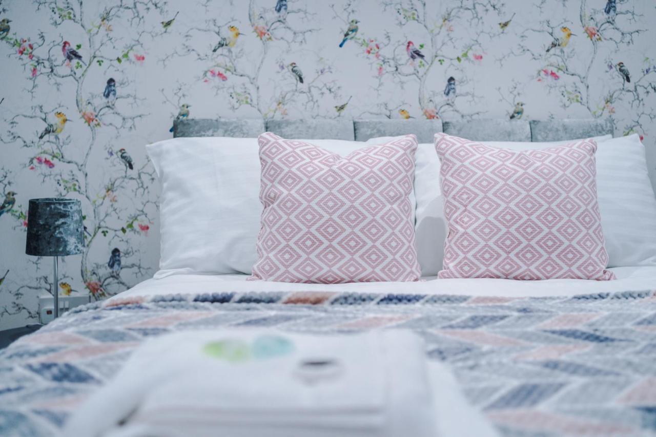 Rest & Recharge At The Station Apartments Manchester Esterno foto
