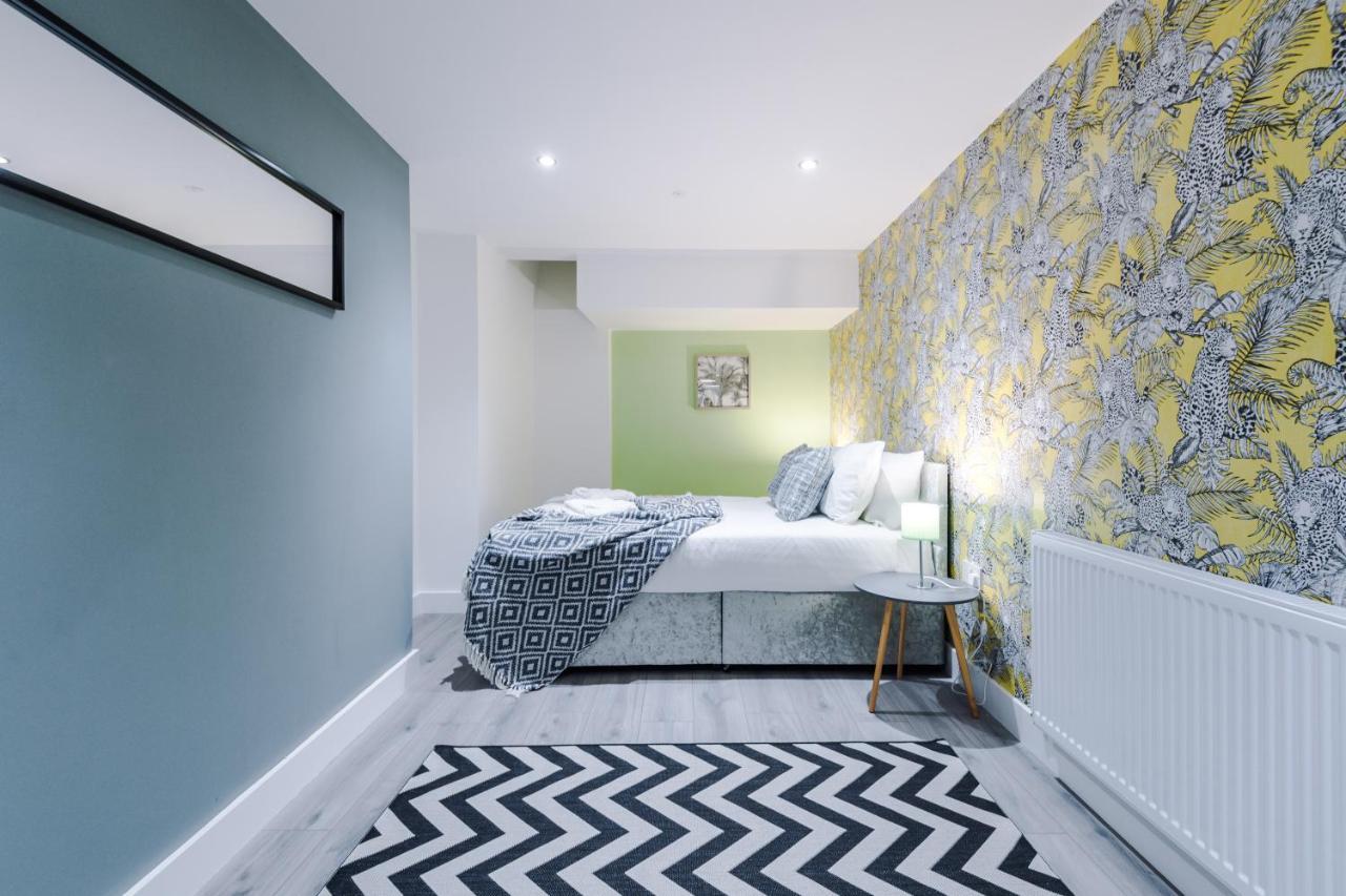 Rest & Recharge At The Station Apartments Manchester Esterno foto